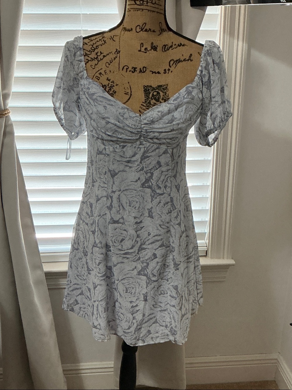 Light Blue Floral Puff-Sleeve Mini Dress